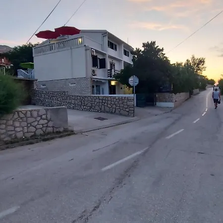 House Lanterna Pag Pensjonat