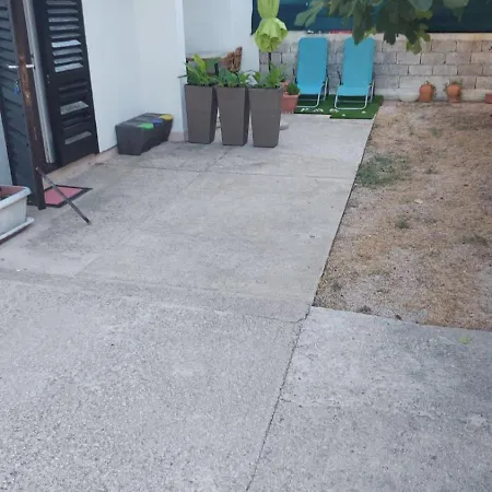 House Lanterna Pag 게스트하우스 3*