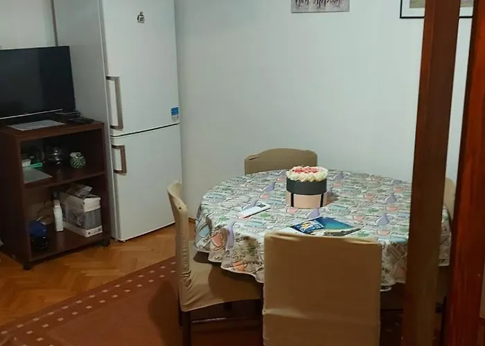 Gostinjska kuća House Lanterna Pag Pag Town