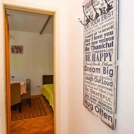 House Lanterna Pag Gæstehus Pag Town