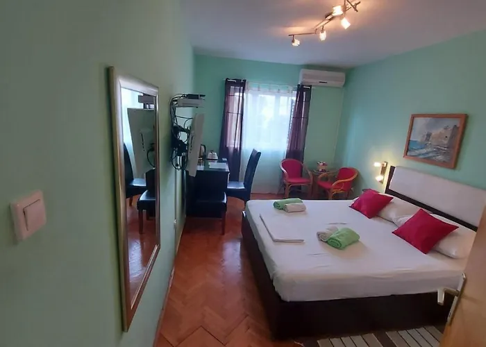 House Lanterna Pag Πανσιόν 3*