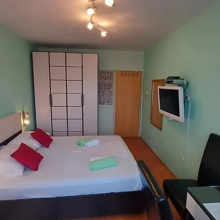 招待所 House Lanterna Pag 帕格