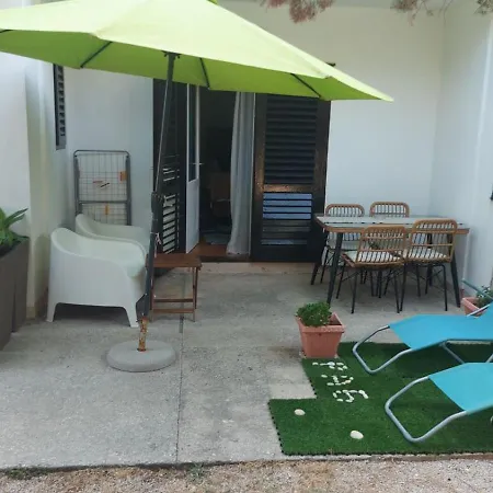 بيت ضيافة House Lanterna Pag 3*